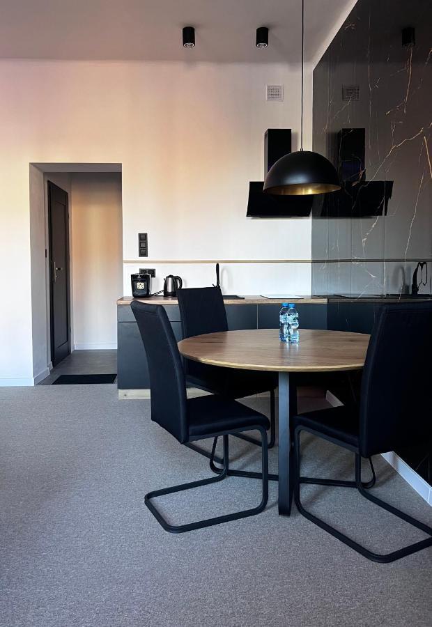 Gamler Apartments By Letrent Zyrardow Esterno foto